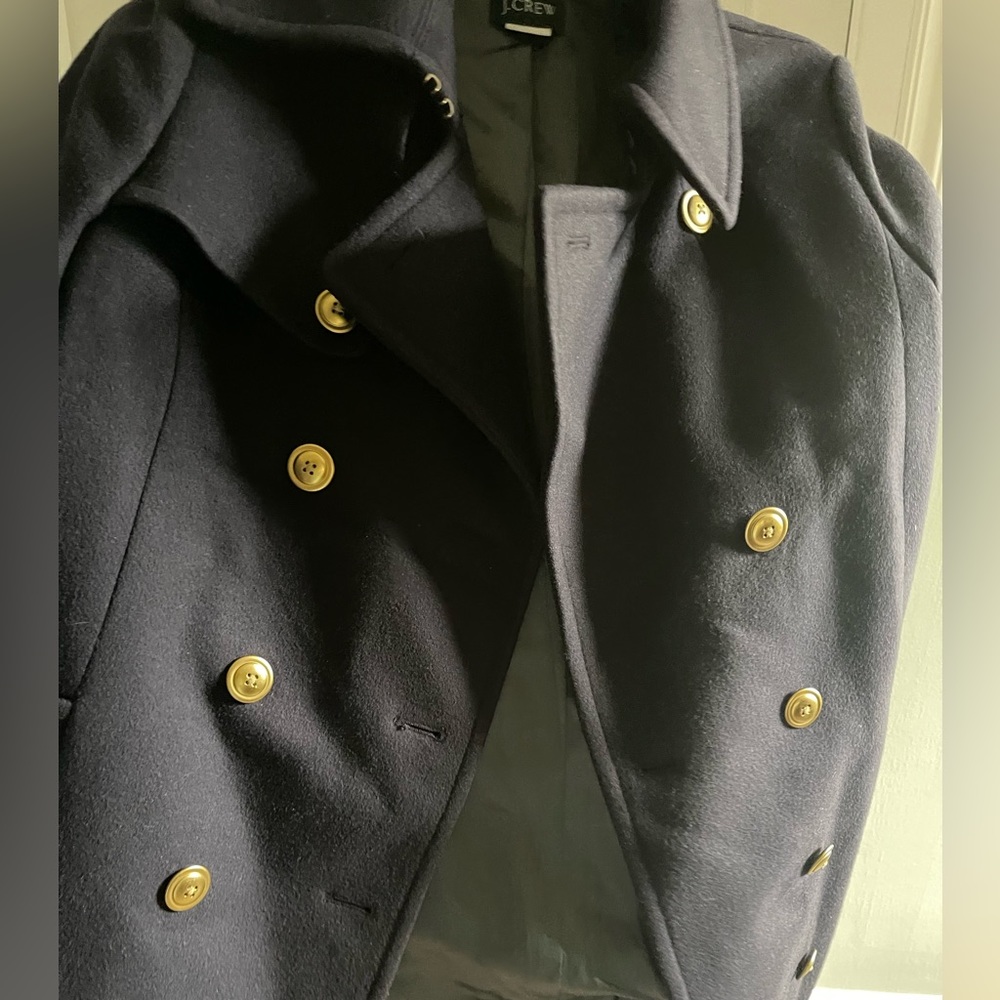 J crew womens nice dress coat. Good gold buttons size 6 lined jacket!